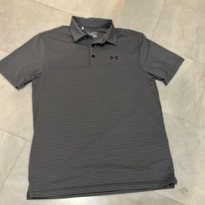 Men’s M Under Armour heat gear golf shirt